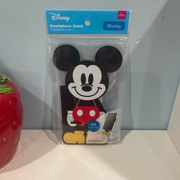 Disney Other - Disney Mickey Mouse Smartphone Holder